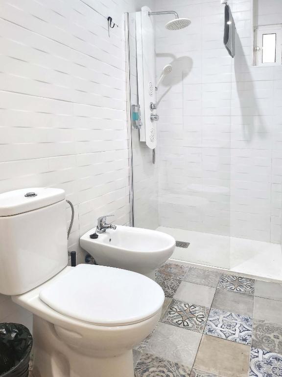 Apartamento Cadiz Playa de la Caleta. Baño. Alojamientos Cadiz Capital