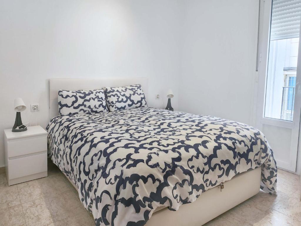 Apartamento Cadiz Playa de la Caleta. Habitacion. Alojamientos Cadiz Capital